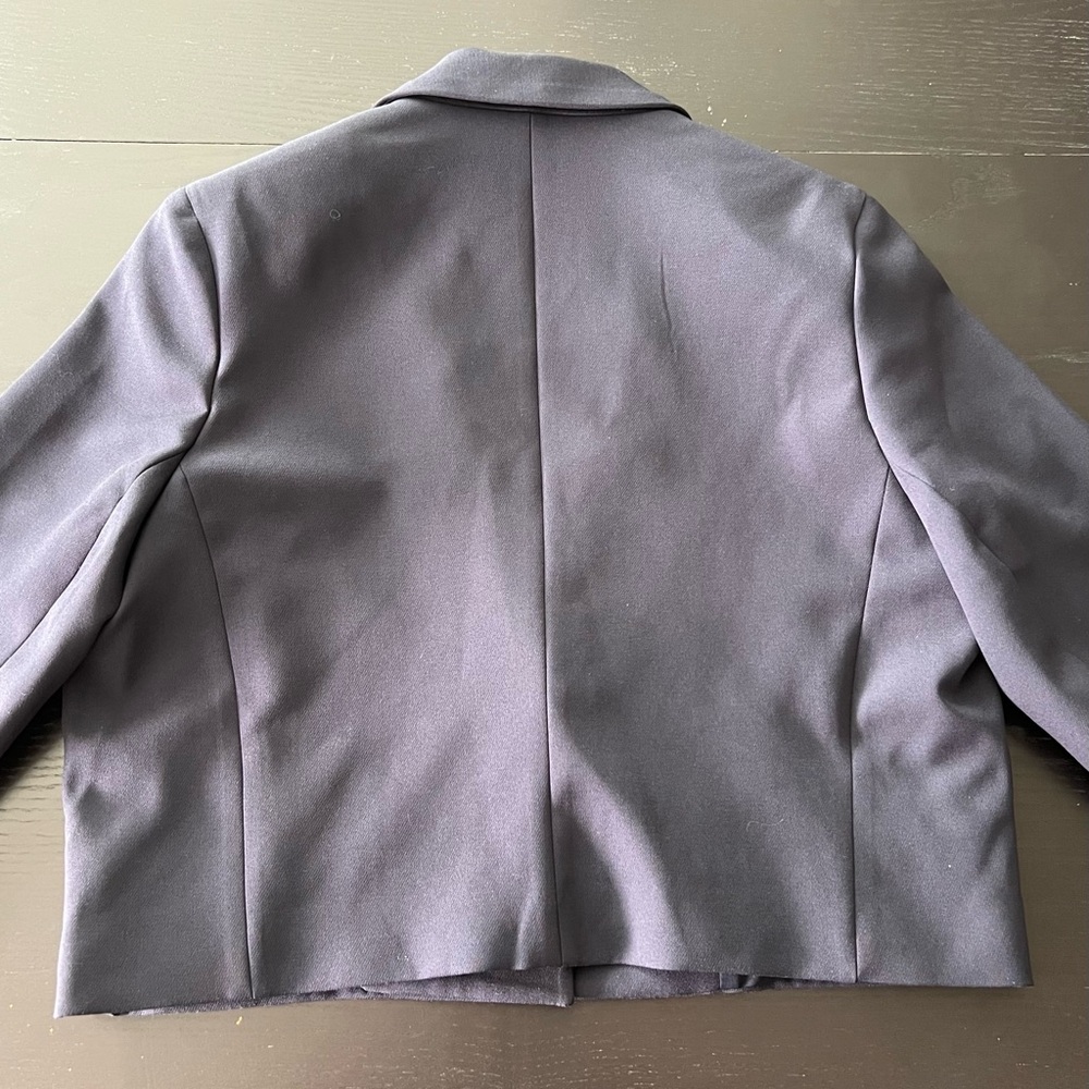 Cropped One-Button Blazer - image 4